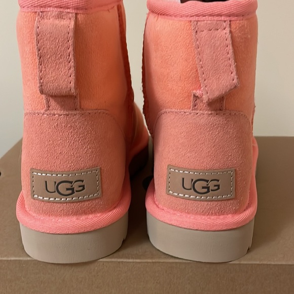 UGGS Genuine Classic Mini II Rare Color StarfishPink Wm Size 6 New in Box - Picture 5 of 9